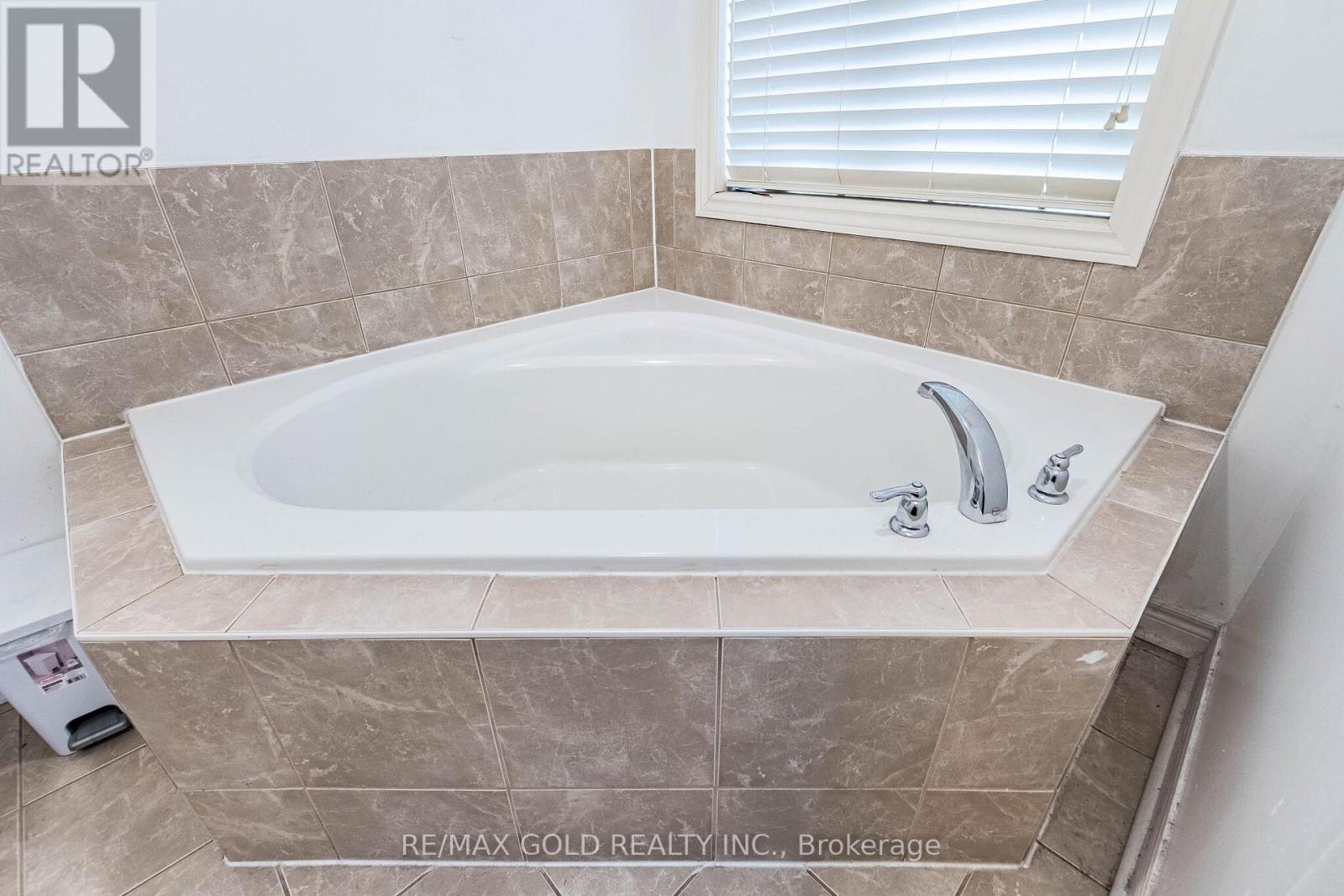 49 Baby Pointe Trail, Brampton (Northwest Brampton), Ontario  L7A 0W3 - Photo 31 - W12907202