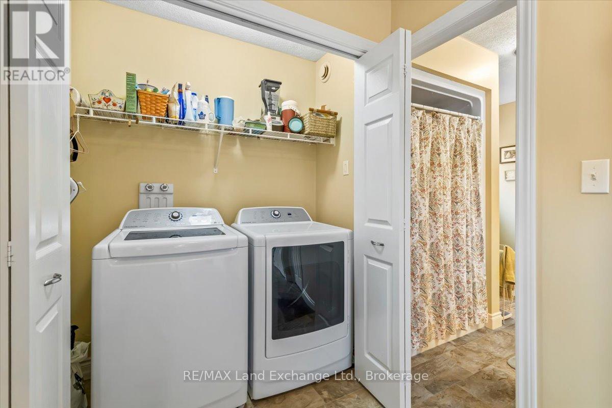 737 Green Street, Saugeen Shores, Ontario  N0H 2C4 - Photo 12 - X12907278