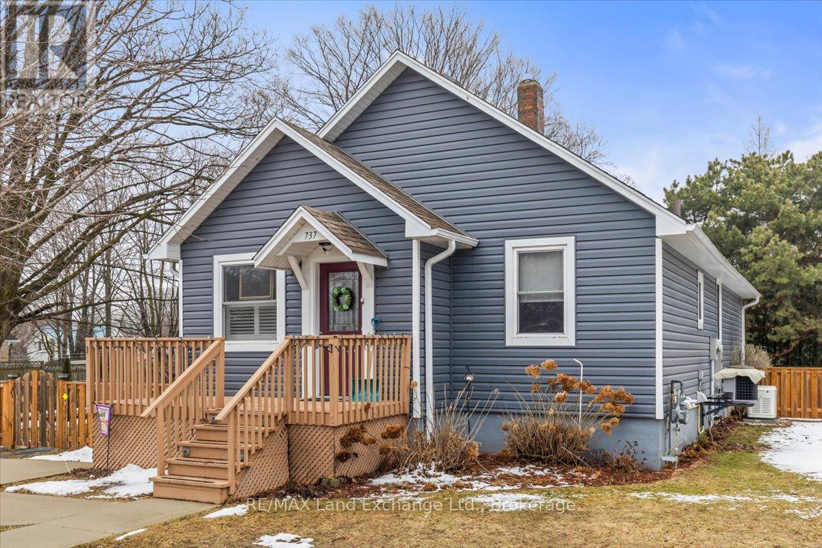 737 Green Street, Saugeen Shores, Ontario  N0H 2C4 - Photo 2 - X12907278