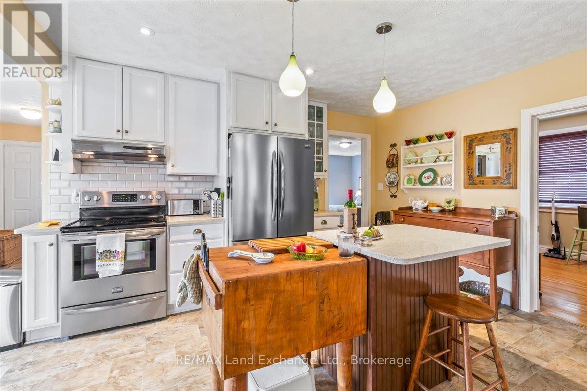 737 Green Street, Saugeen Shores, Ontario  N0H 2C4 - Photo 4 - X12907278