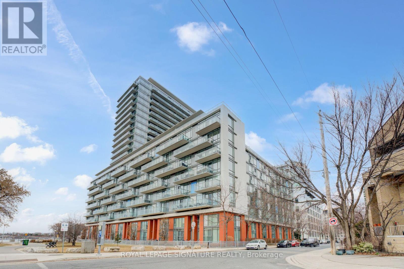 602 - 90 Stadium Road, Toronto, Ontario M5V 3W5 - Photo 2 - C12907276