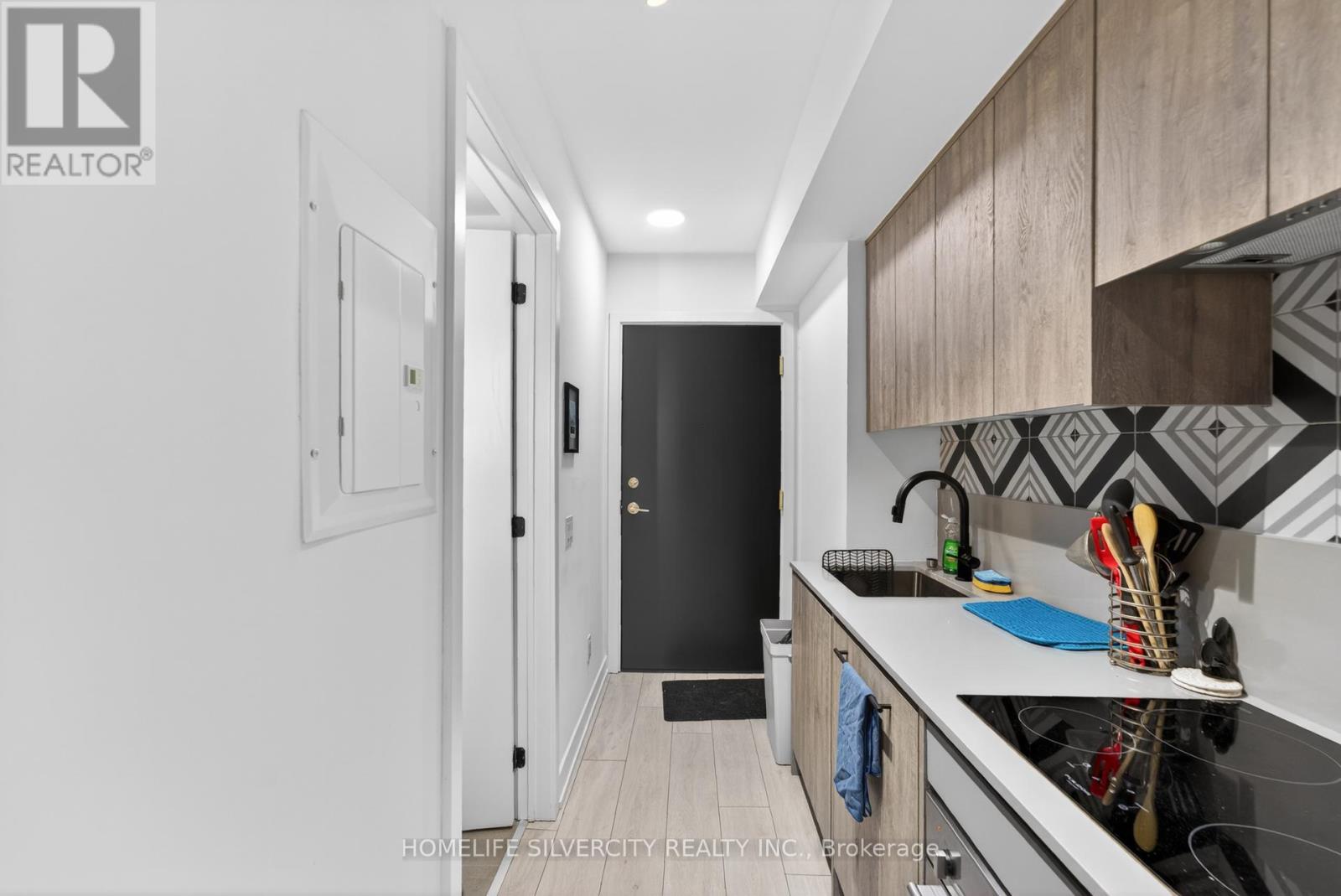 222 - 5 Lakeview Avenue, Toronto, Ontario  M6J 0H3 - Photo 15 - C12907286