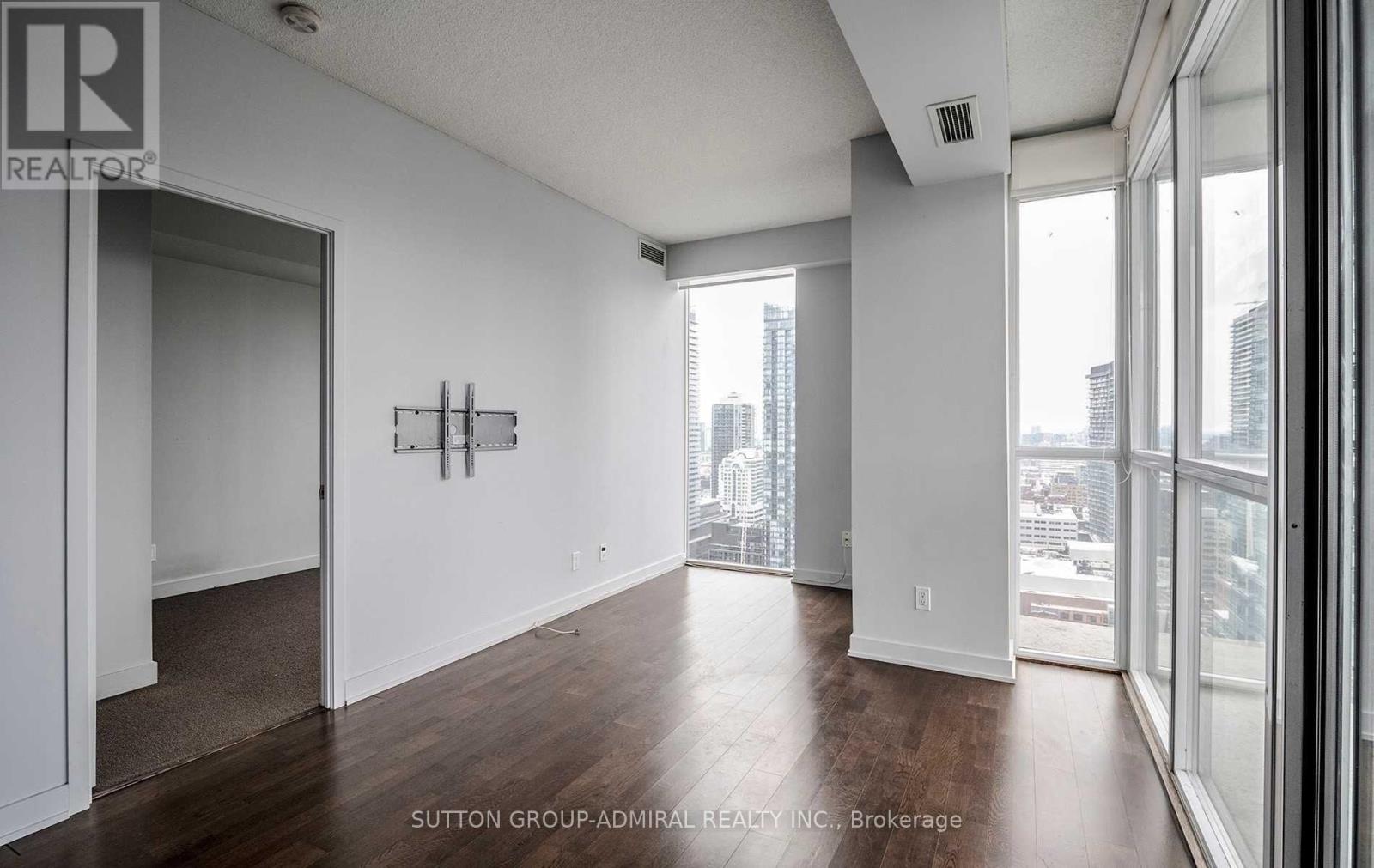 2904 - 126 Simcoe Street W, Toronto, Ontario  M5H 4E6 - Photo 6 - C12907288