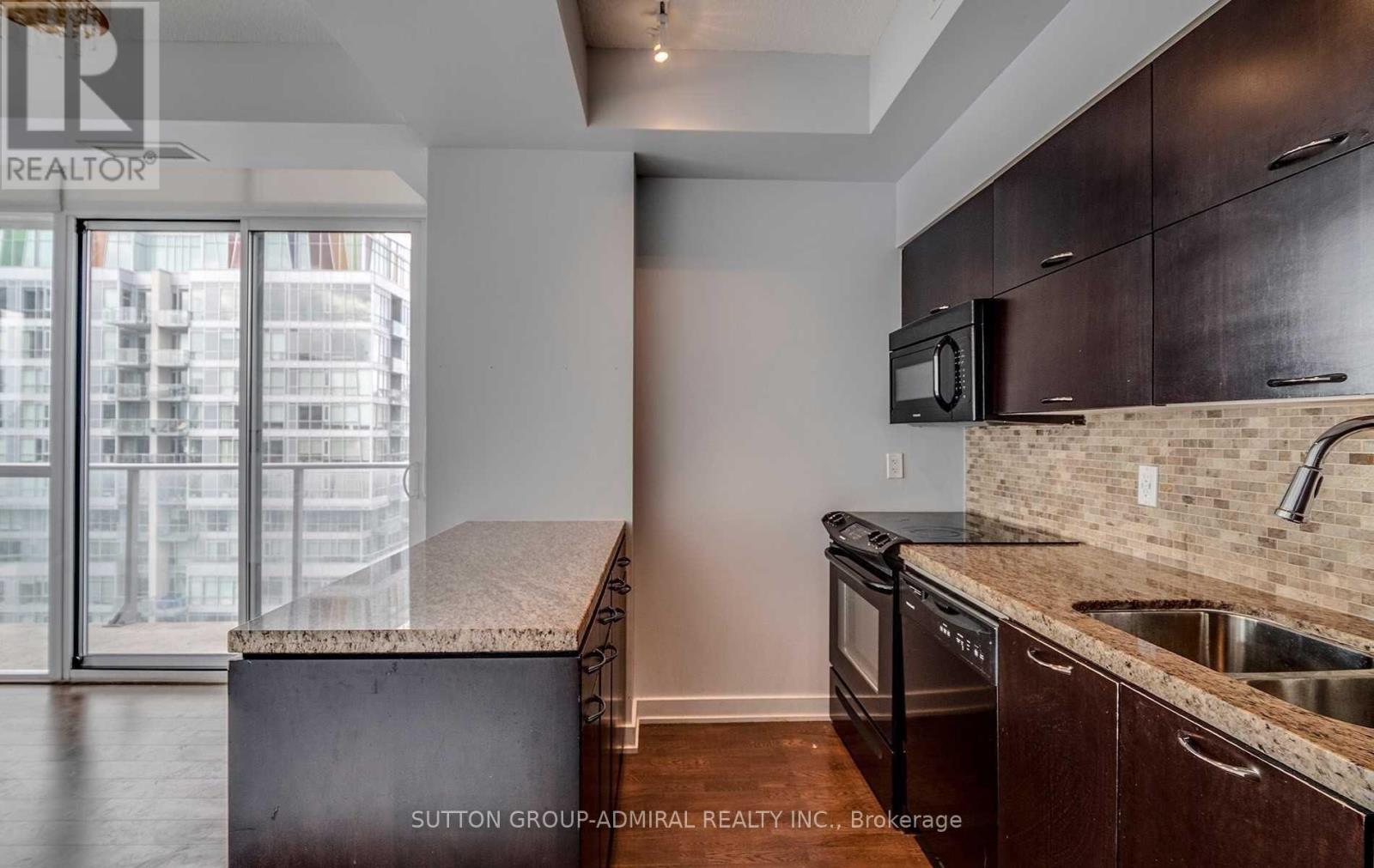 2904 - 126 Simcoe Street W, Toronto, Ontario  M5H 4E6 - Photo 8 - C12907288