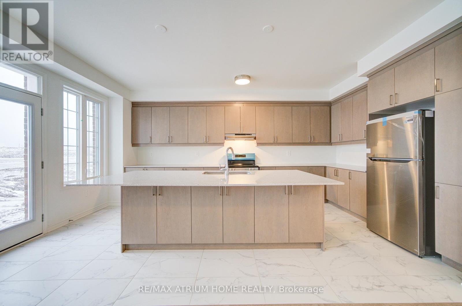 125 Leslie Richard Avenue, Markham, Ontario  L6C 1N3 - Photo 12 - N12907274