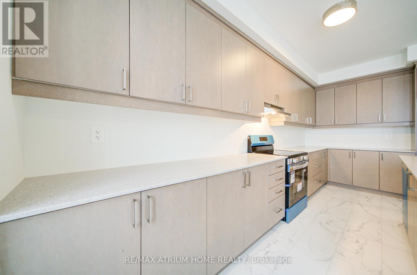 125 Leslie Richard Avenue, Markham, Ontario  L6C 1N3 - Photo 14 - N12907274