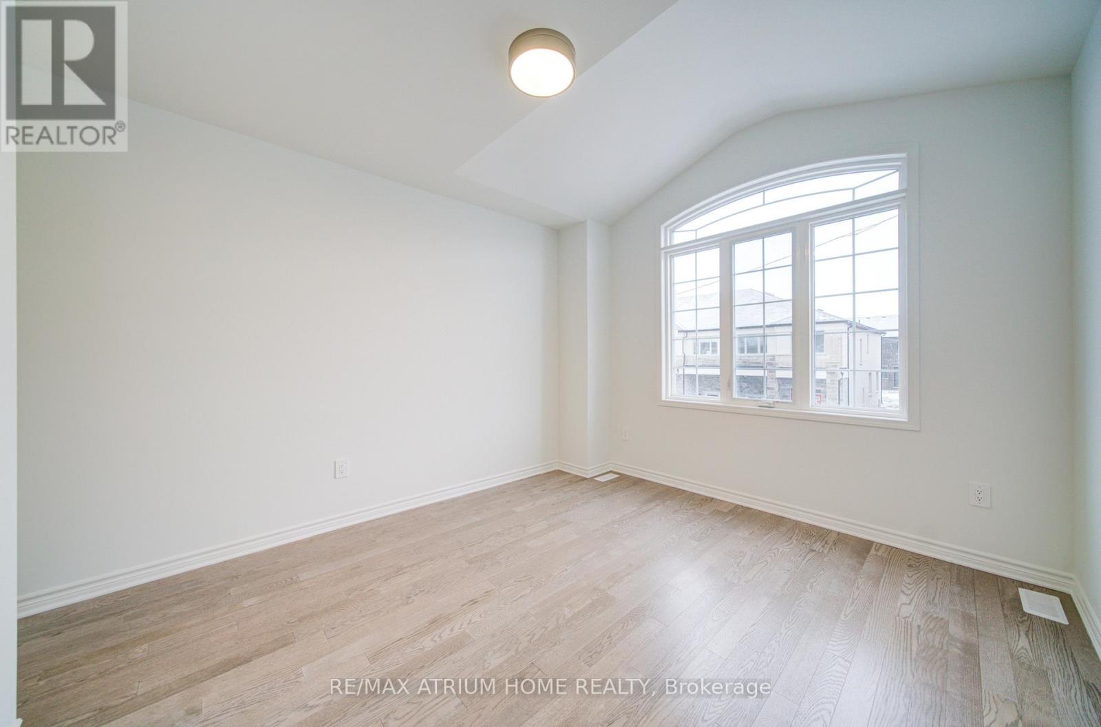 125 Leslie Richard Avenue, Markham, Ontario  L6C 1N3 - Photo 22 - N12907274