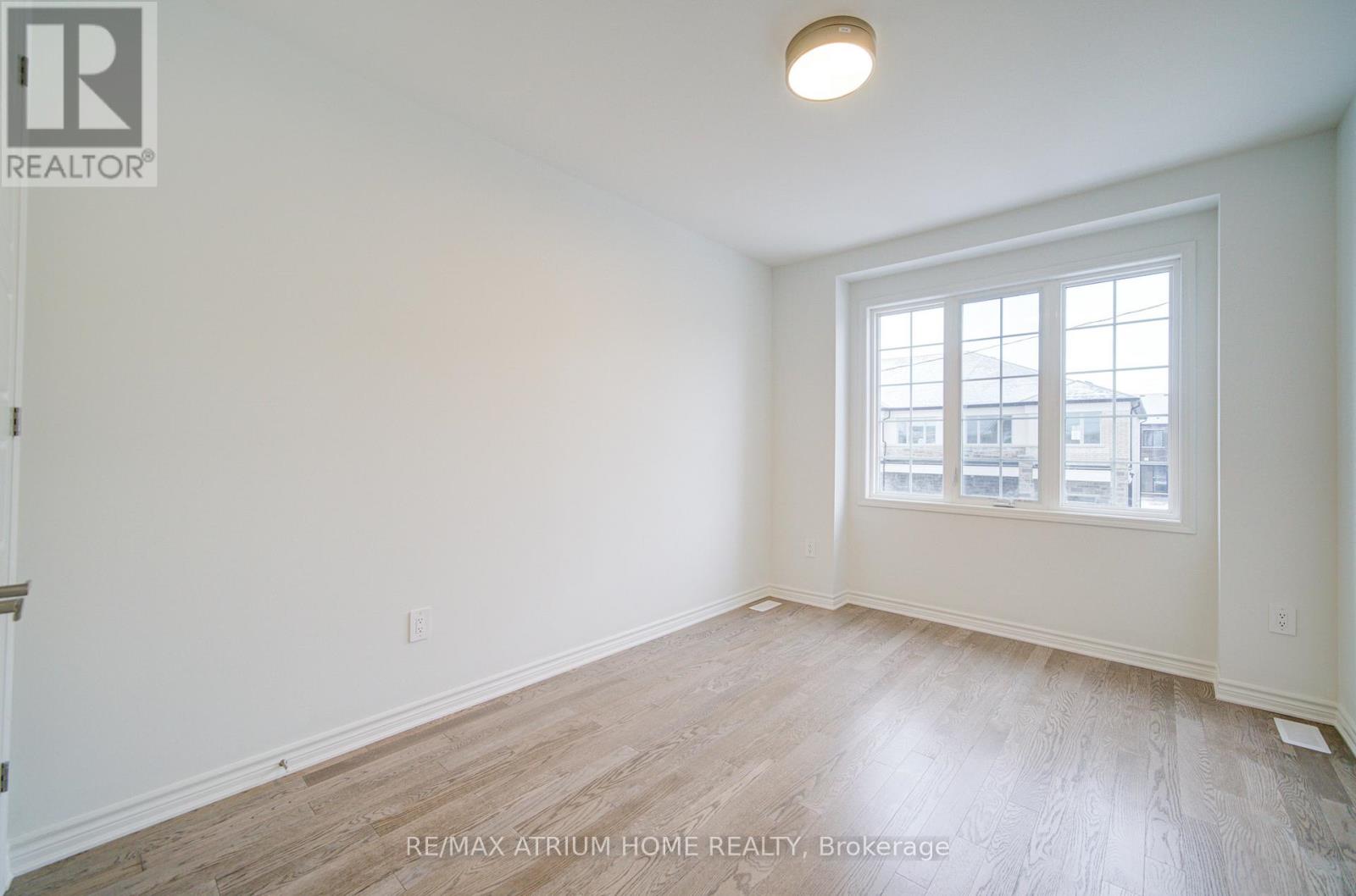 125 Leslie Richard Avenue, Markham, Ontario  L6C 1N3 - Photo 23 - N12907274