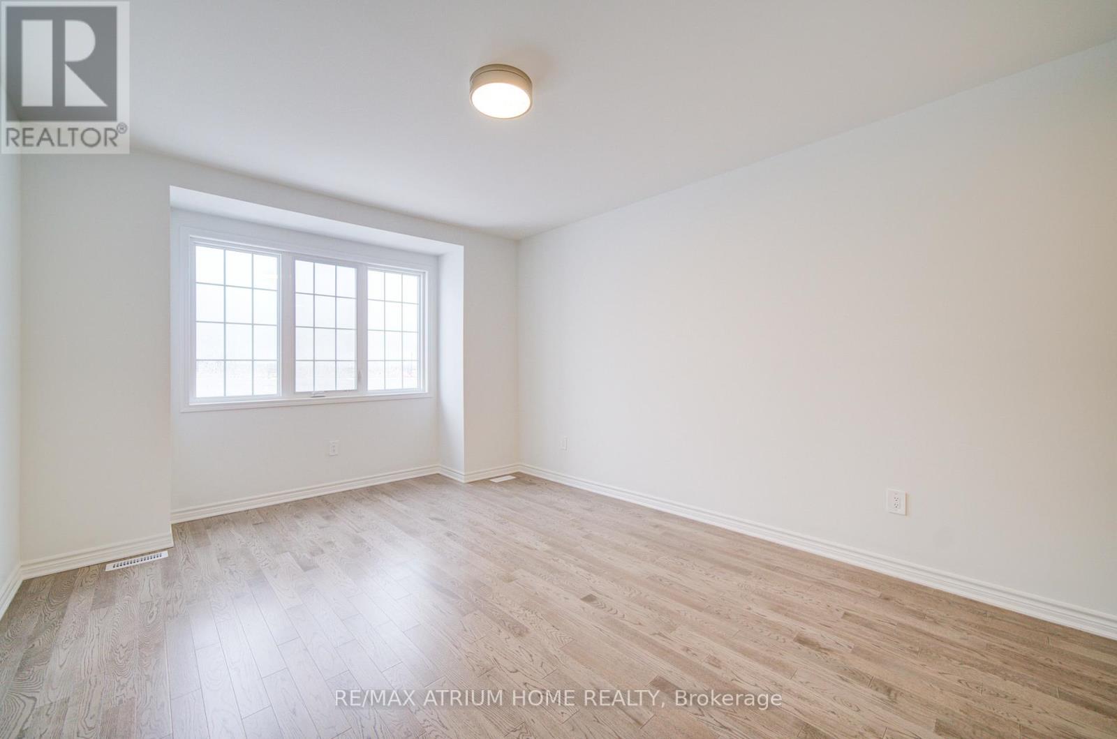 125 Leslie Richard Avenue, Markham, Ontario  L6C 1N3 - Photo 29 - N12907274