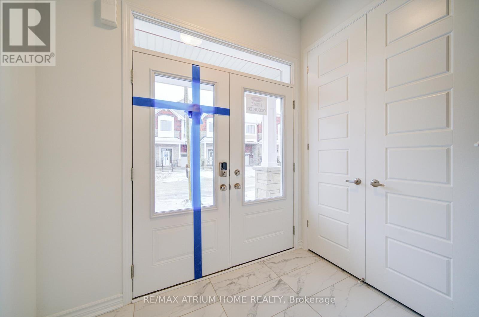 125 Leslie Richard Avenue, Markham, Ontario  L6C 1N3 - Photo 3 - N12907274