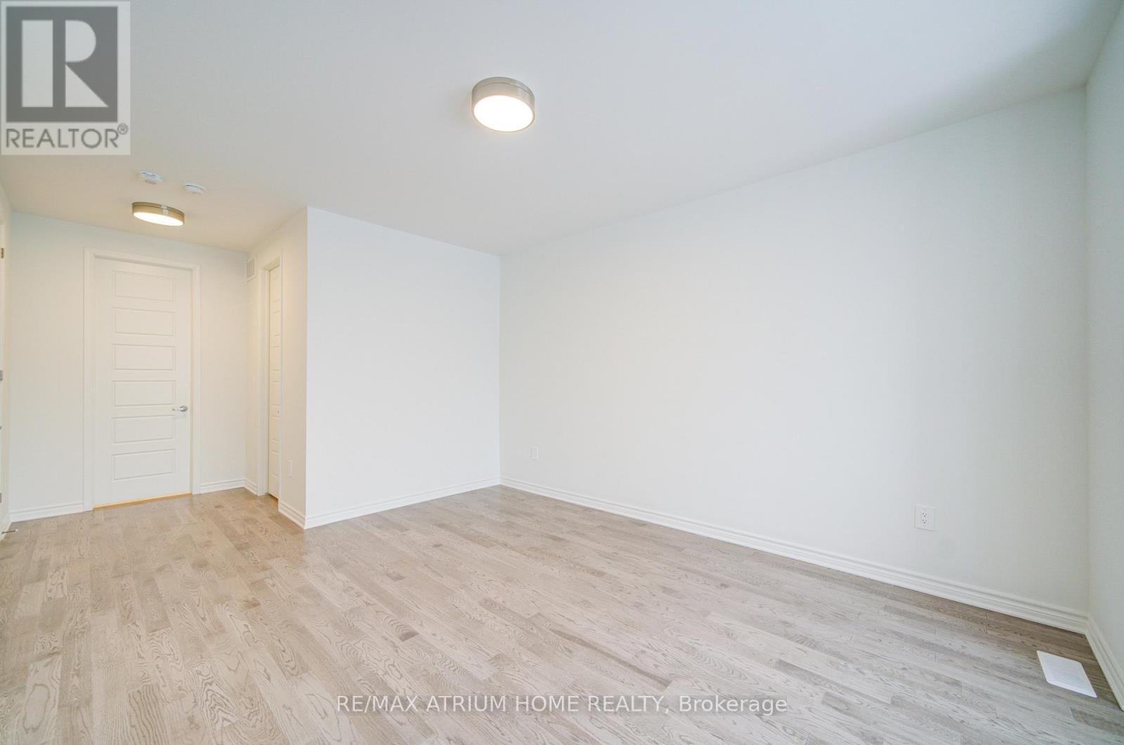 125 Leslie Richard Avenue, Markham, Ontario  L6C 1N3 - Photo 30 - N12907274