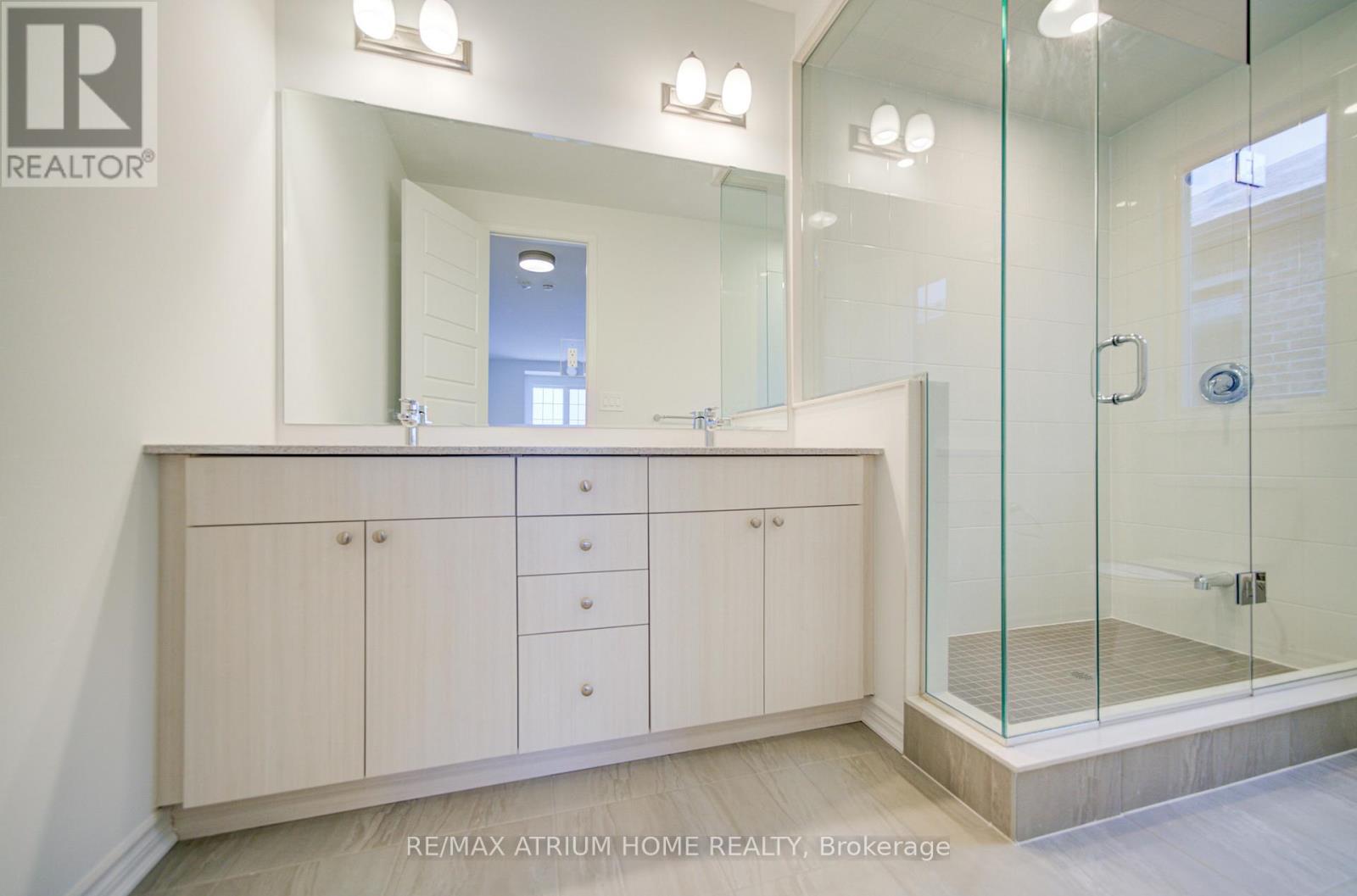 125 Leslie Richard Avenue, Markham, Ontario  L6C 1N3 - Photo 32 - N12907274