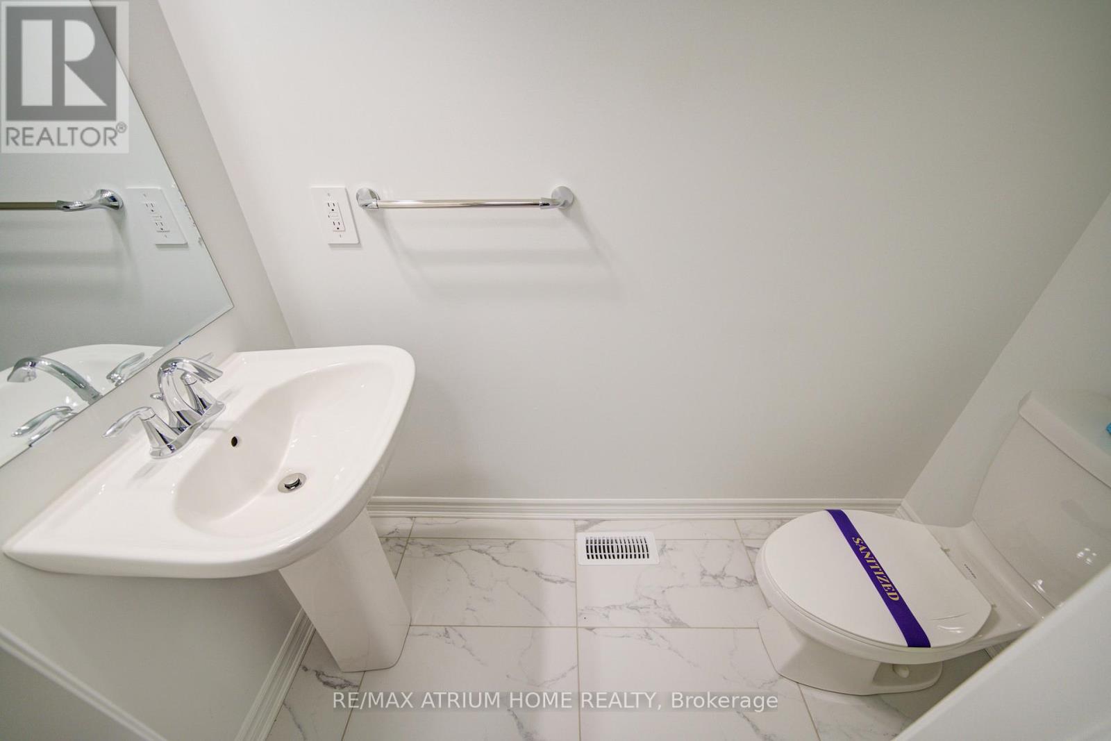 125 Leslie Richard Avenue, Markham, Ontario  L6C 1N3 - Photo 7 - N12907274