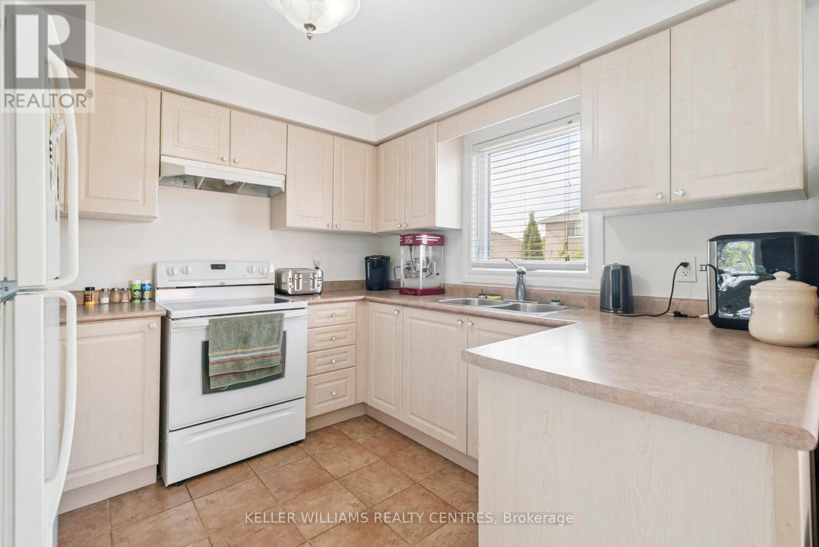 78 Stephanie Lane, Barrie (Painswick South), Ontario  L4N 0V9 - Photo 12 - S12907268