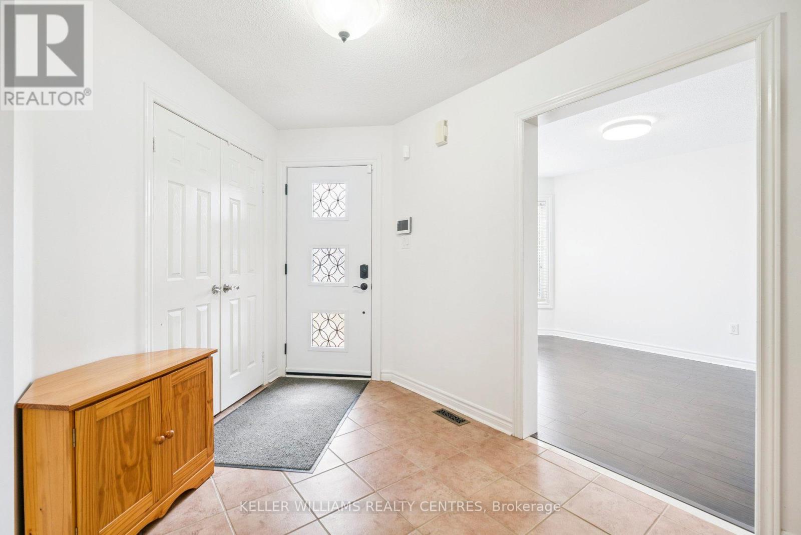 78 Stephanie Lane, Barrie (Painswick South), Ontario  L4N 0V9 - Photo 5 - S12907268