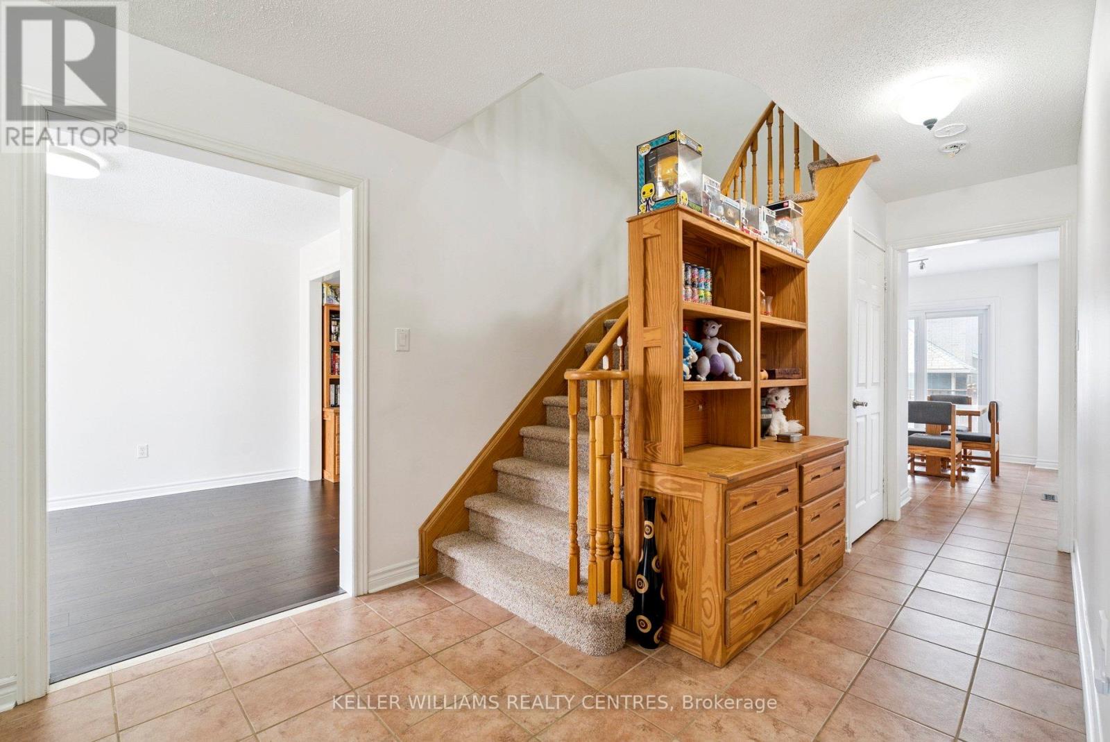 78 Stephanie Lane, Barrie (Painswick South), Ontario  L4N 0V9 - Photo 6 - S12907268