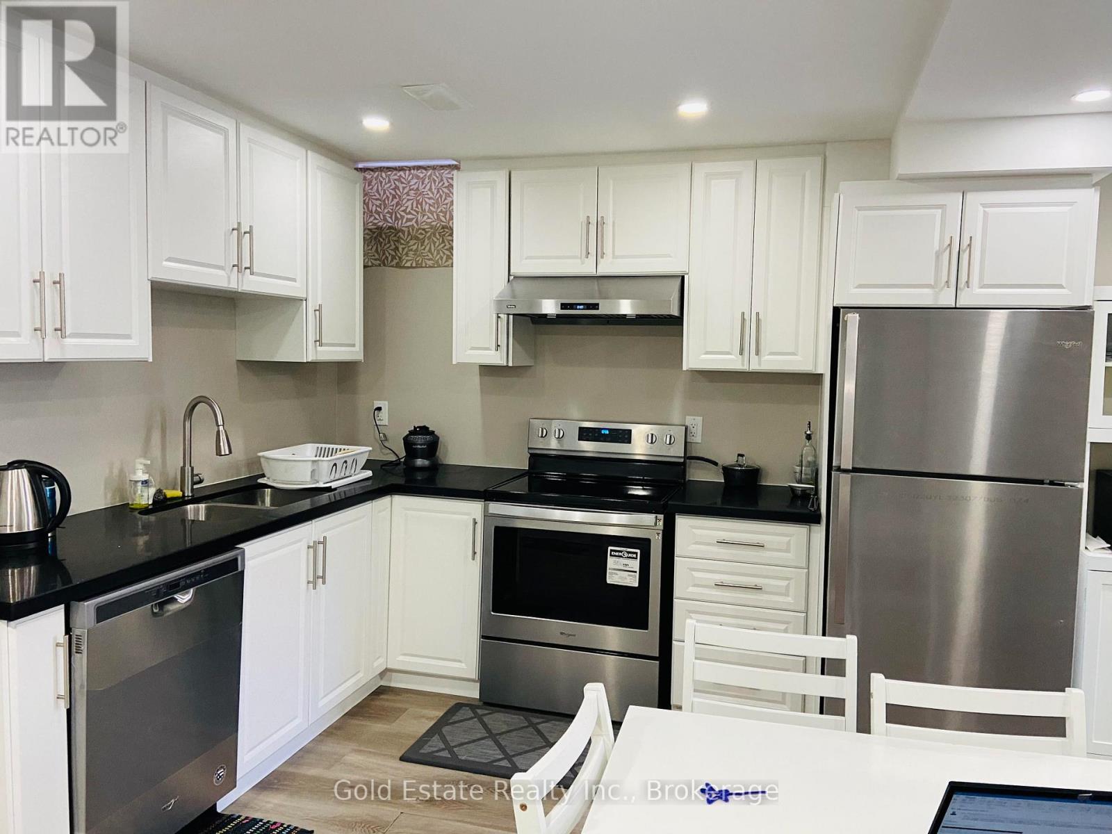 Lower - 3158 Baytree Court, Mississauga, Ontario  L5N 7P1 - Photo 2 - W12907272