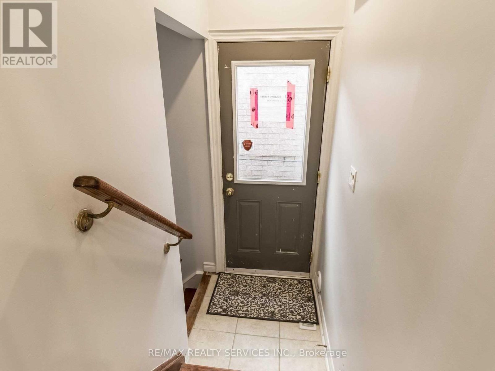 Basement Unit - 119 Fandango Drive, Brampton, Ontario  L6X 0P7 - Photo 2 - W12907284