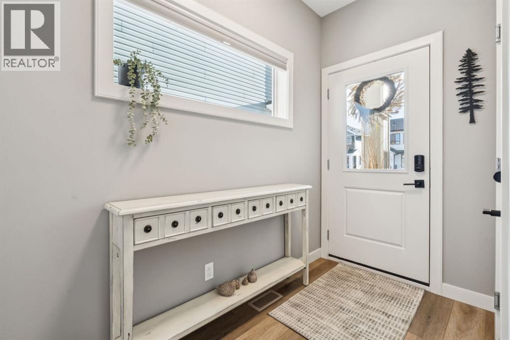 196 Emberside Hollow, Cochrane, Alberta  T4C 2A3 - Photo 2 - A2295300