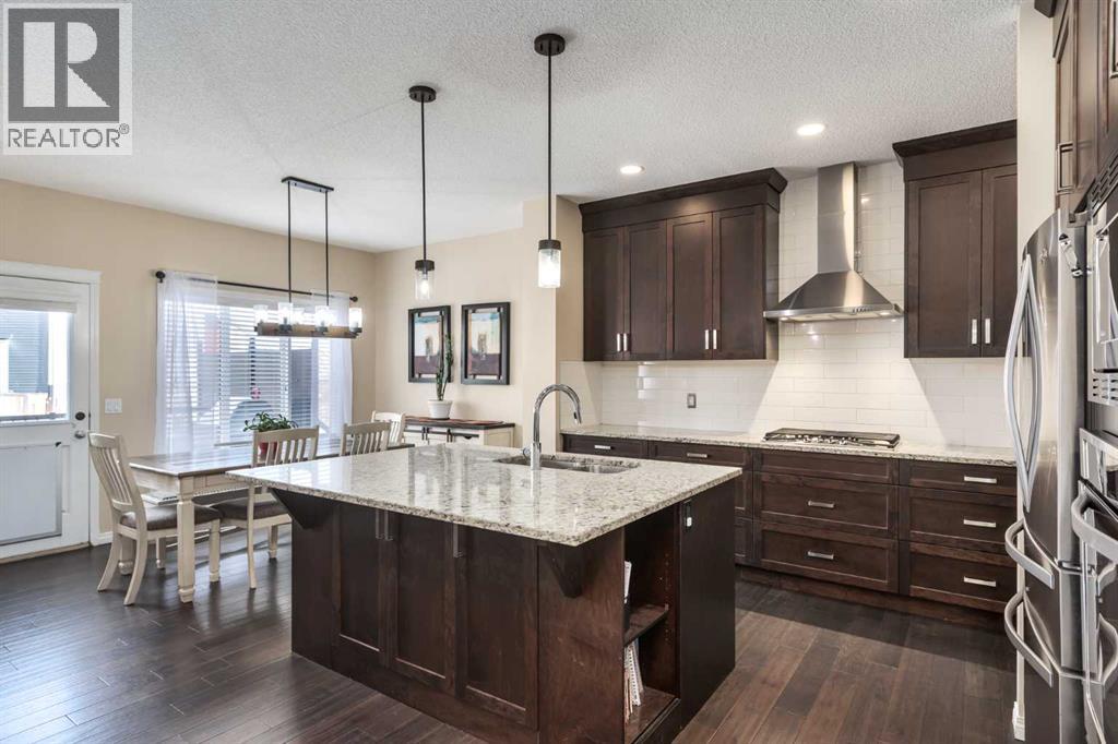 26 Mount Rae Terrace, Okotoks, Alberta  T1S 0M6 - Photo 2 - A2292754