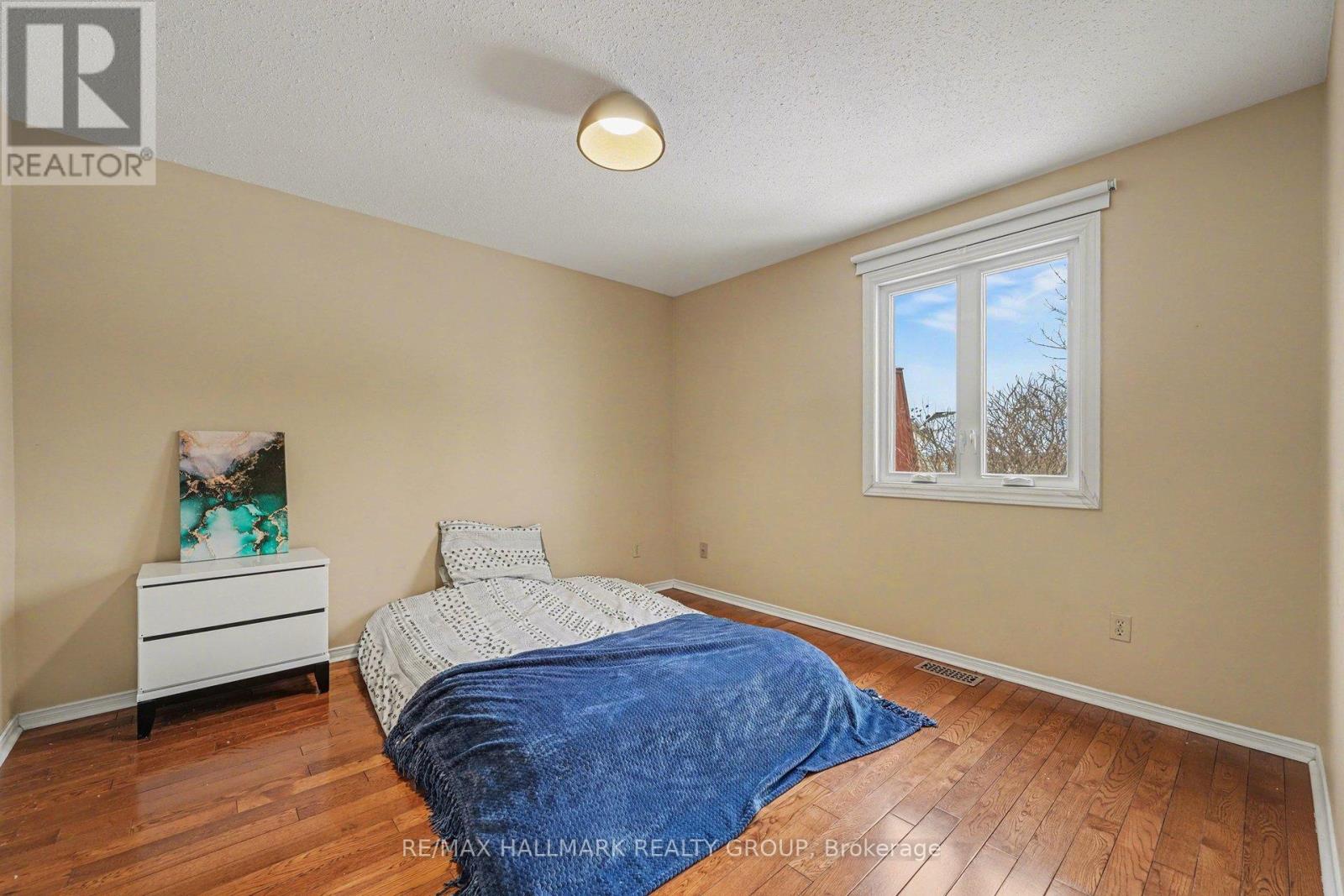 2741 Massicotte Lane, Ottawa, Ontario  K1T 3G9 - Photo 14 - X12907332