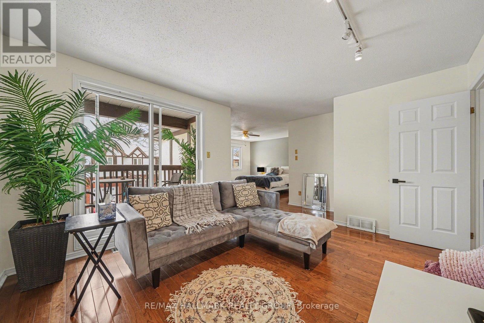 2741 Massicotte Lane, Ottawa, Ontario  K1T 3G9 - Photo 18 - X12907332