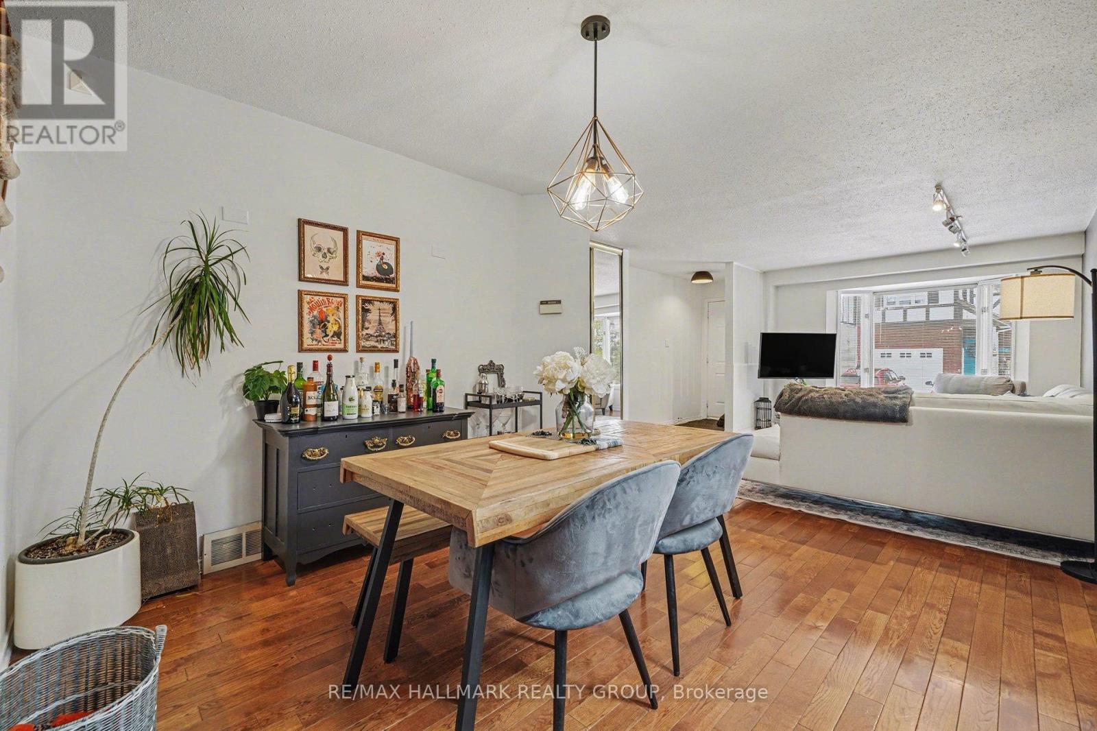 2741 Massicotte Lane, Ottawa, Ontario  K1T 3G9 - Photo 6 - X12907332