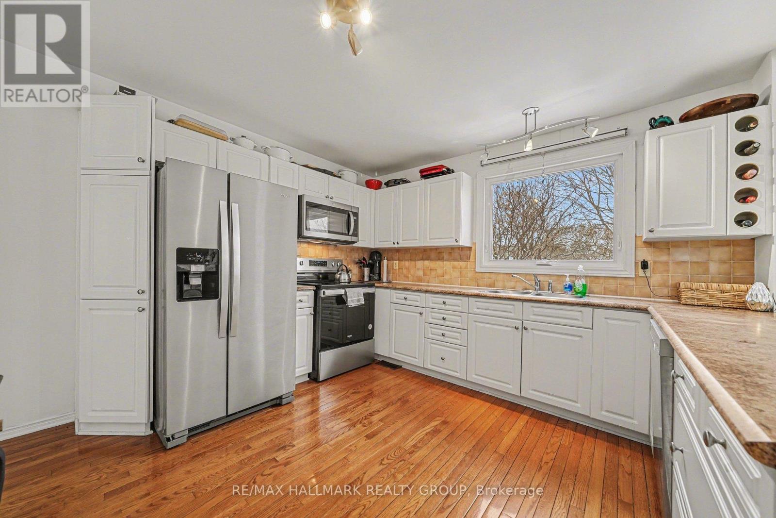 2741 Massicotte Lane, Ottawa, Ontario  K1T 3G9 - Photo 8 - X12907332