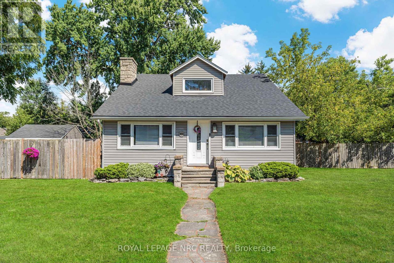 3902 Rebstock Road, Fort Erie, Ontario  L0S 1B0 - Photo 1 - X12907324