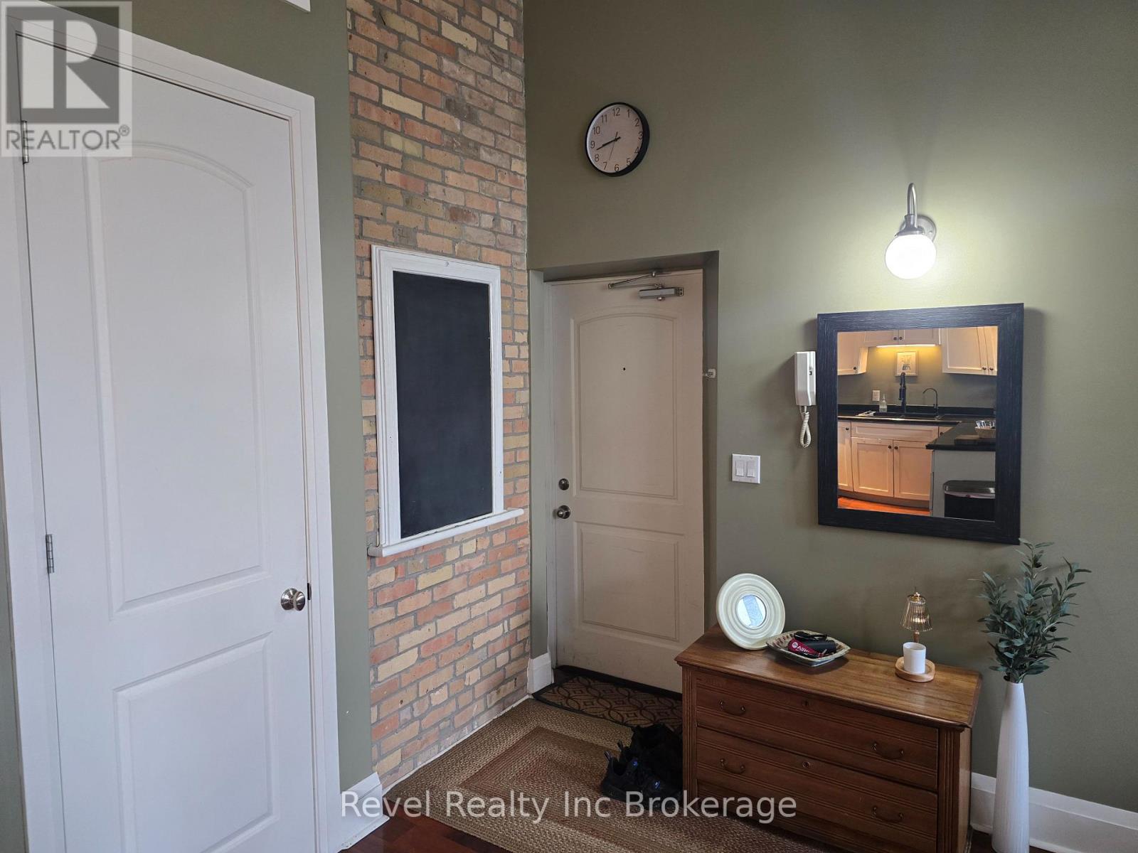 105 - 81 Broadway Street, Woodstock, Ontario  N4S 3A1 - Photo 3 - X12907308