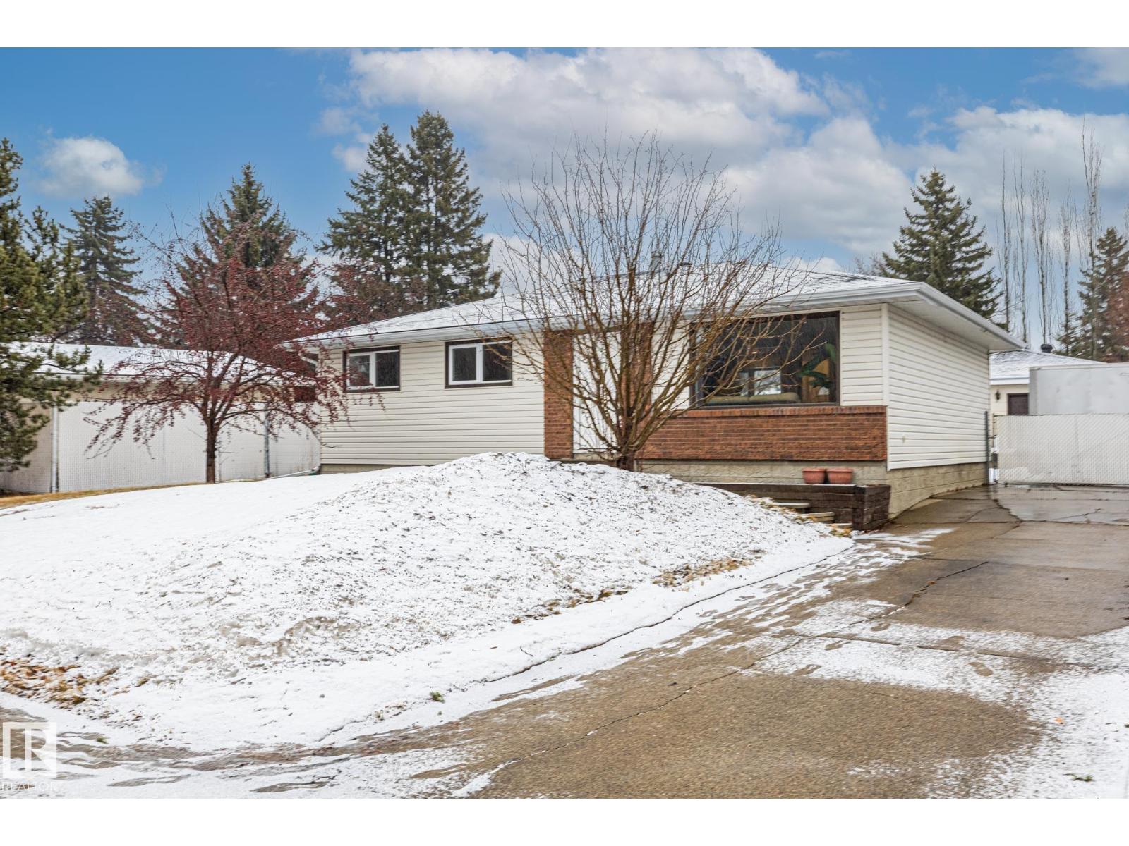 4 GILMORE AV, sherwood park, Alberta