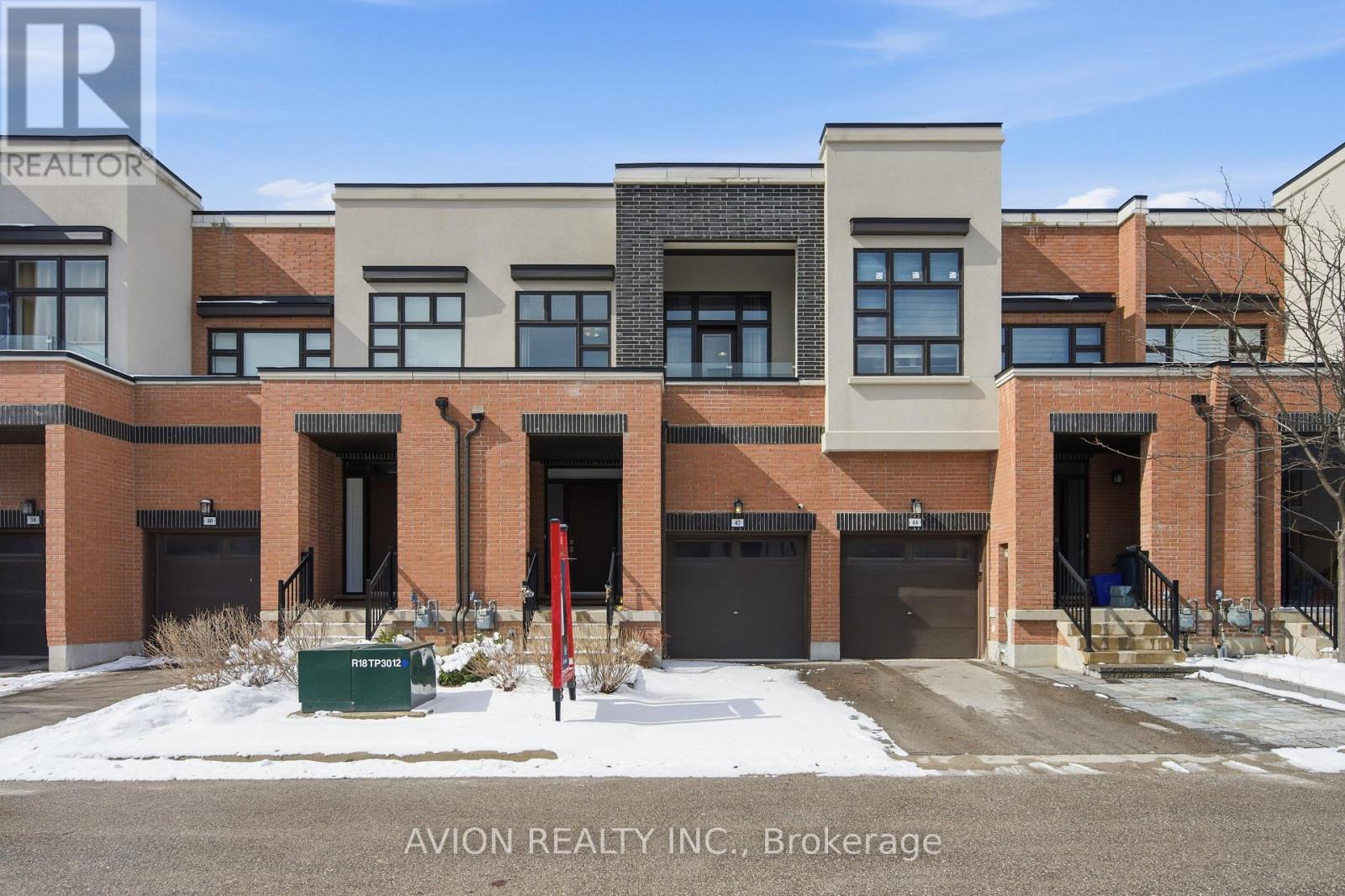 42 CAUSLAND LANE, Richmond Hill, Ontario