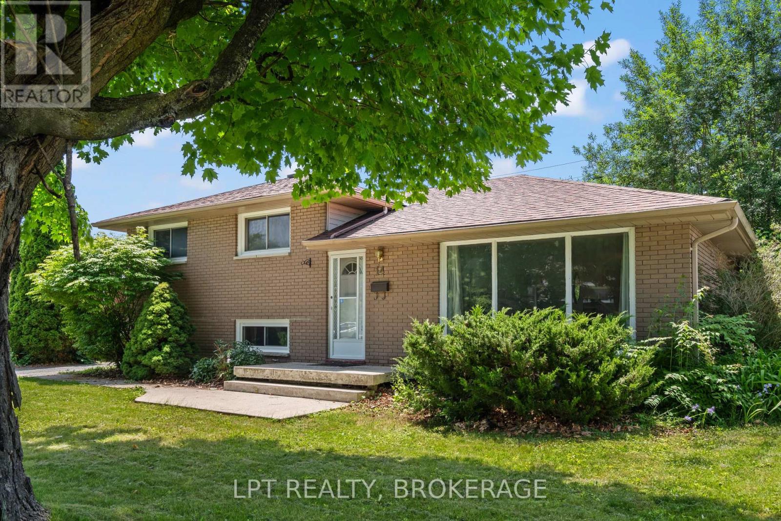 14 Herchmer Crescent, Kingston, Ontario  K7M 2V9 - Photo 4 - X12720820