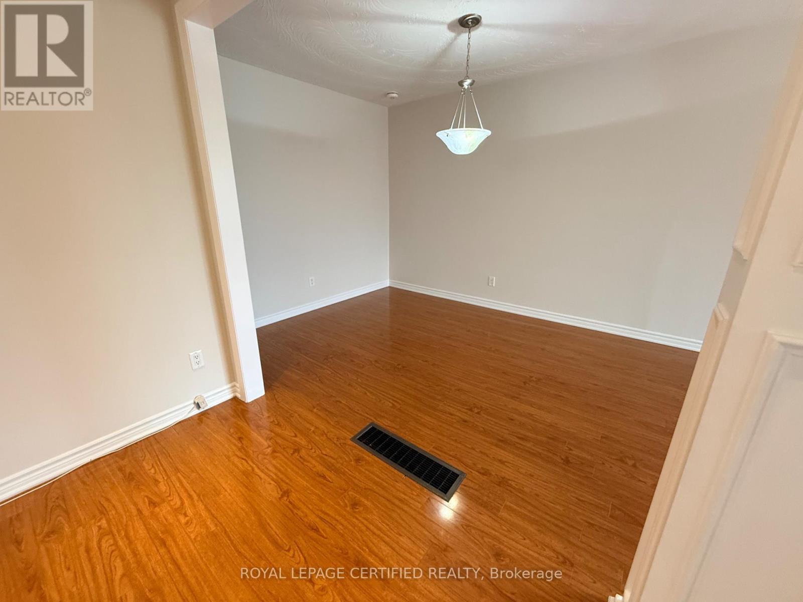 42 Wilton Drive, Brampton, Ontario  L6W 3A1 - Photo 15 - W12907290