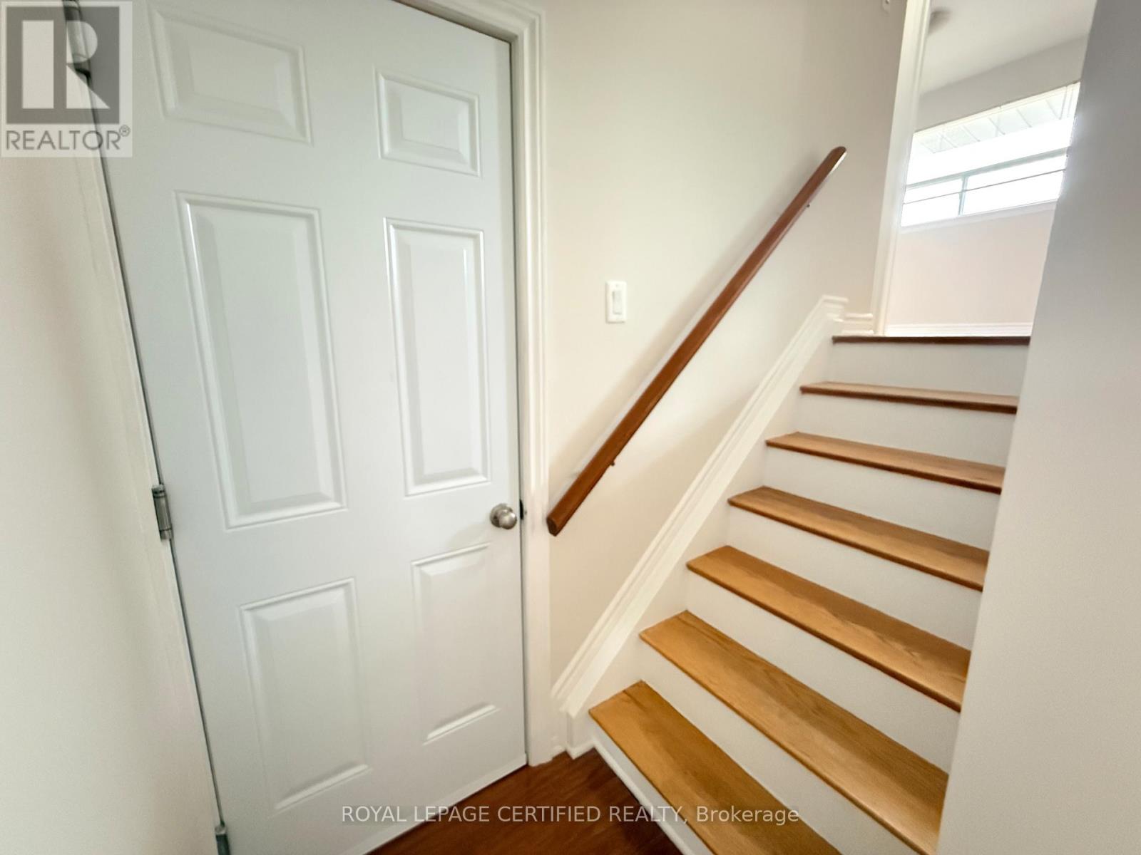 42 Wilton Drive, Brampton, Ontario  L6W 3A1 - Photo 9 - W12907290