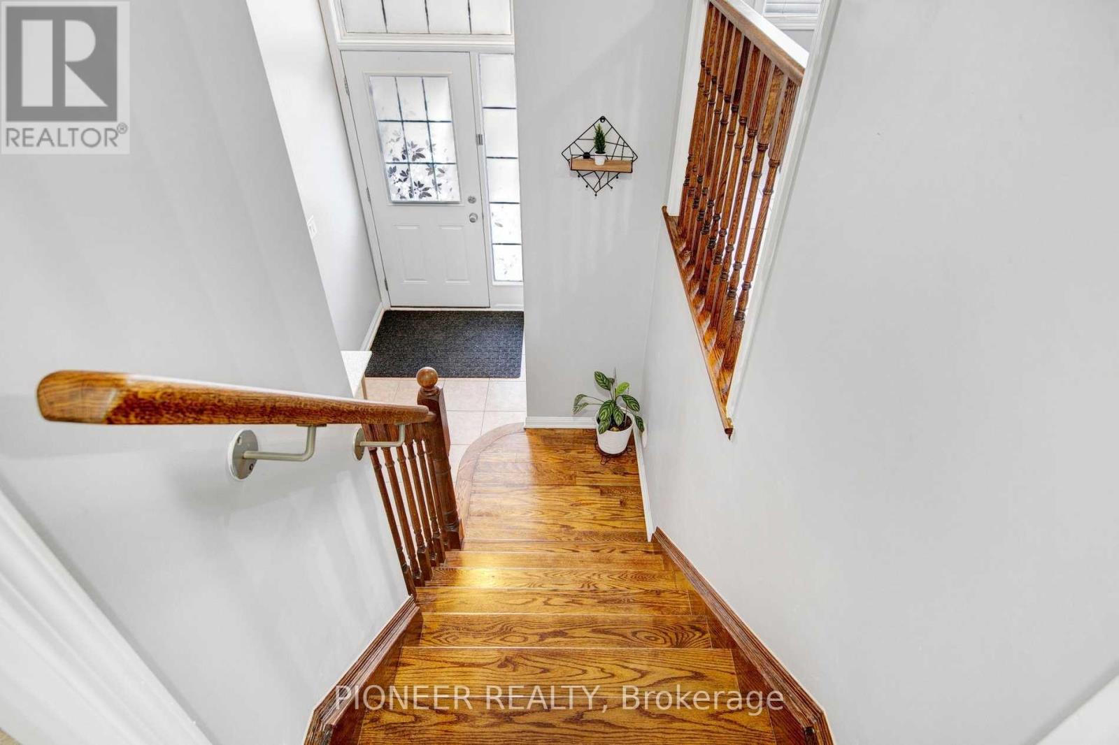 15 Colonel Frank Ching Crescent, Brampton, Ontario  L6Y 5W6 - Photo 4 - W12907316