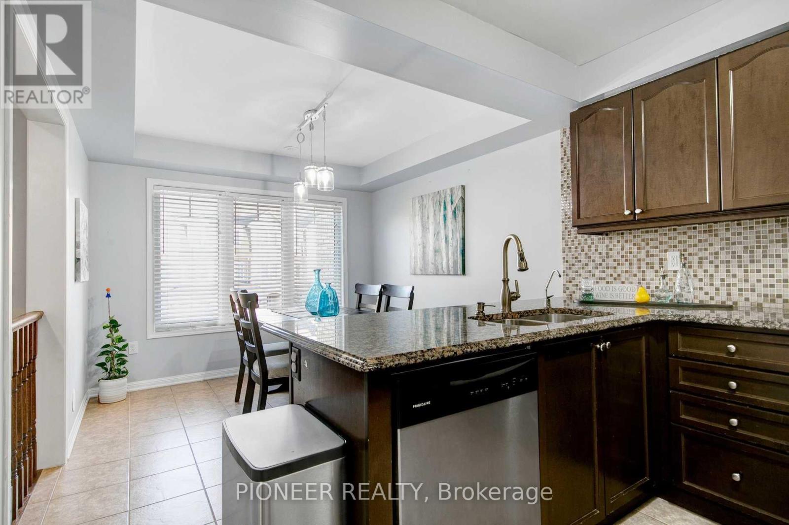 15 Colonel Frank Ching Crescent, Brampton, Ontario  L6Y 5W6 - Photo 6 - W12907316