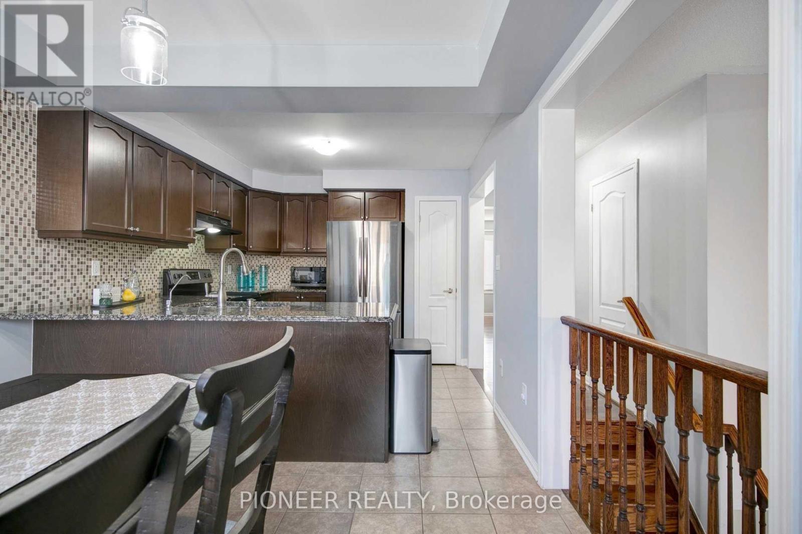 15 Colonel Frank Ching Crescent, Brampton, Ontario  L6Y 5W6 - Photo 7 - W12907316