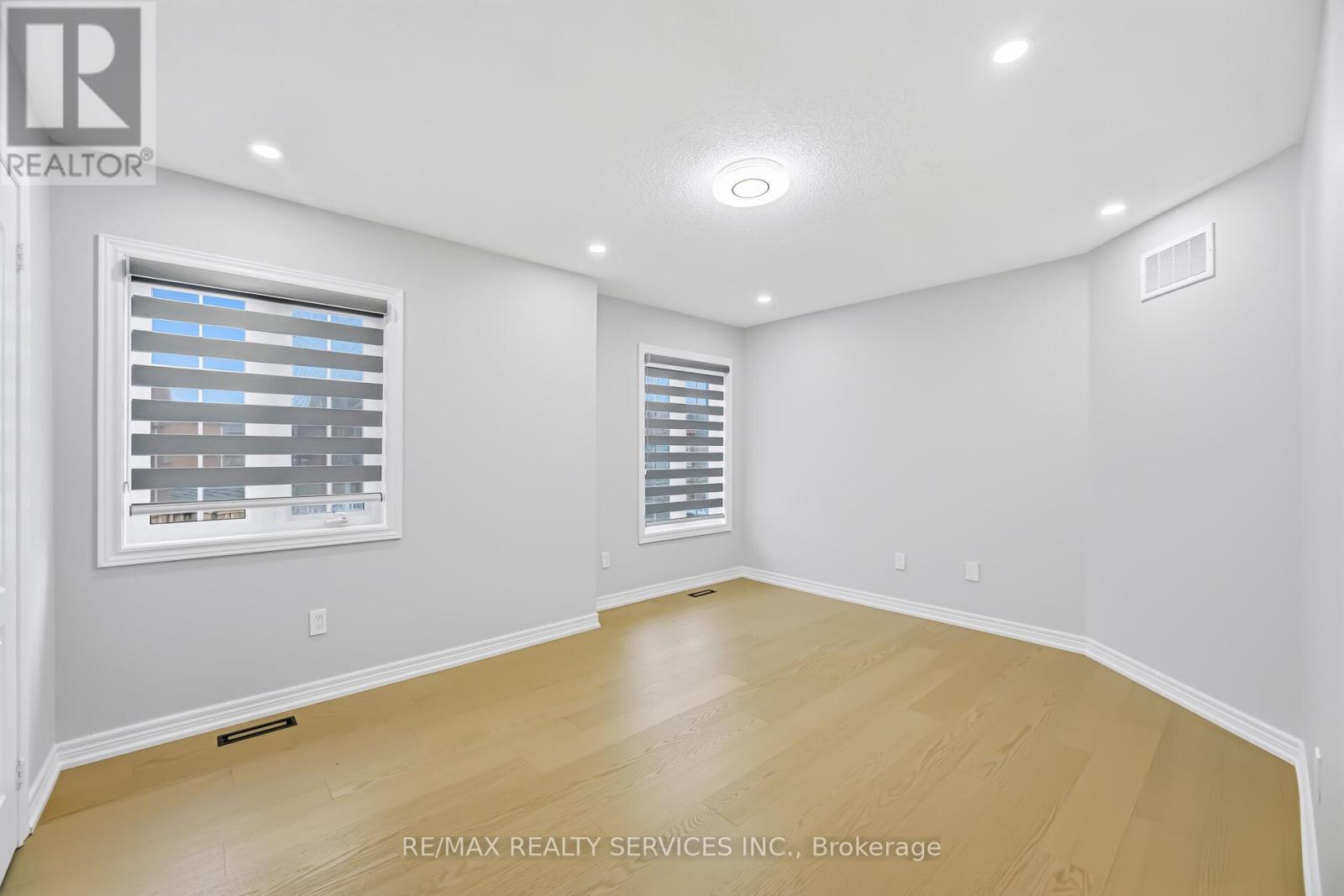 158 Southlake Boulevard, Brampton, Ontario  L6V 4S3 - Photo 31 - W12907318