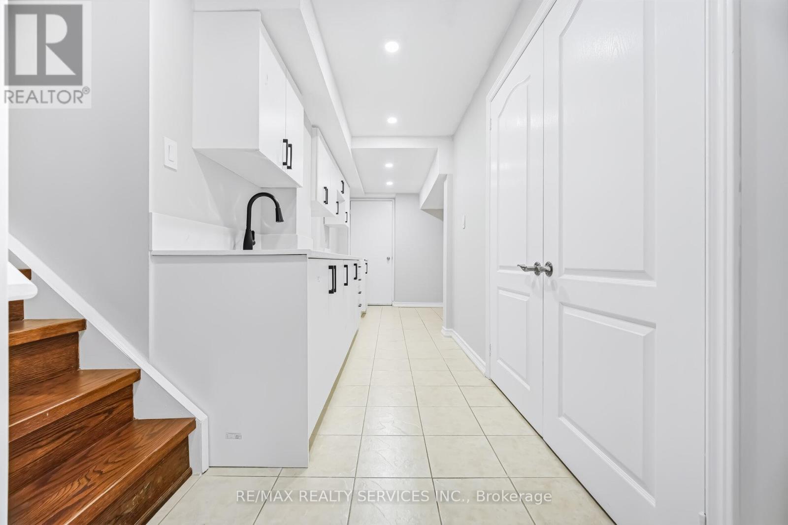 158 Southlake Boulevard, Brampton, Ontario  L6V 4S3 - Photo 34 - W12907318