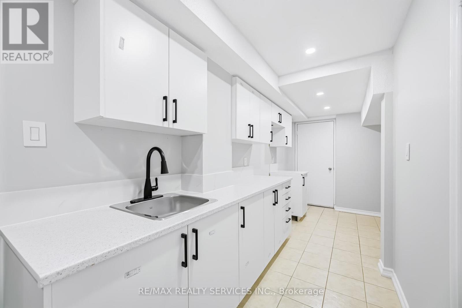 158 Southlake Boulevard, Brampton, Ontario  L6V 4S3 - Photo 35 - W12907318