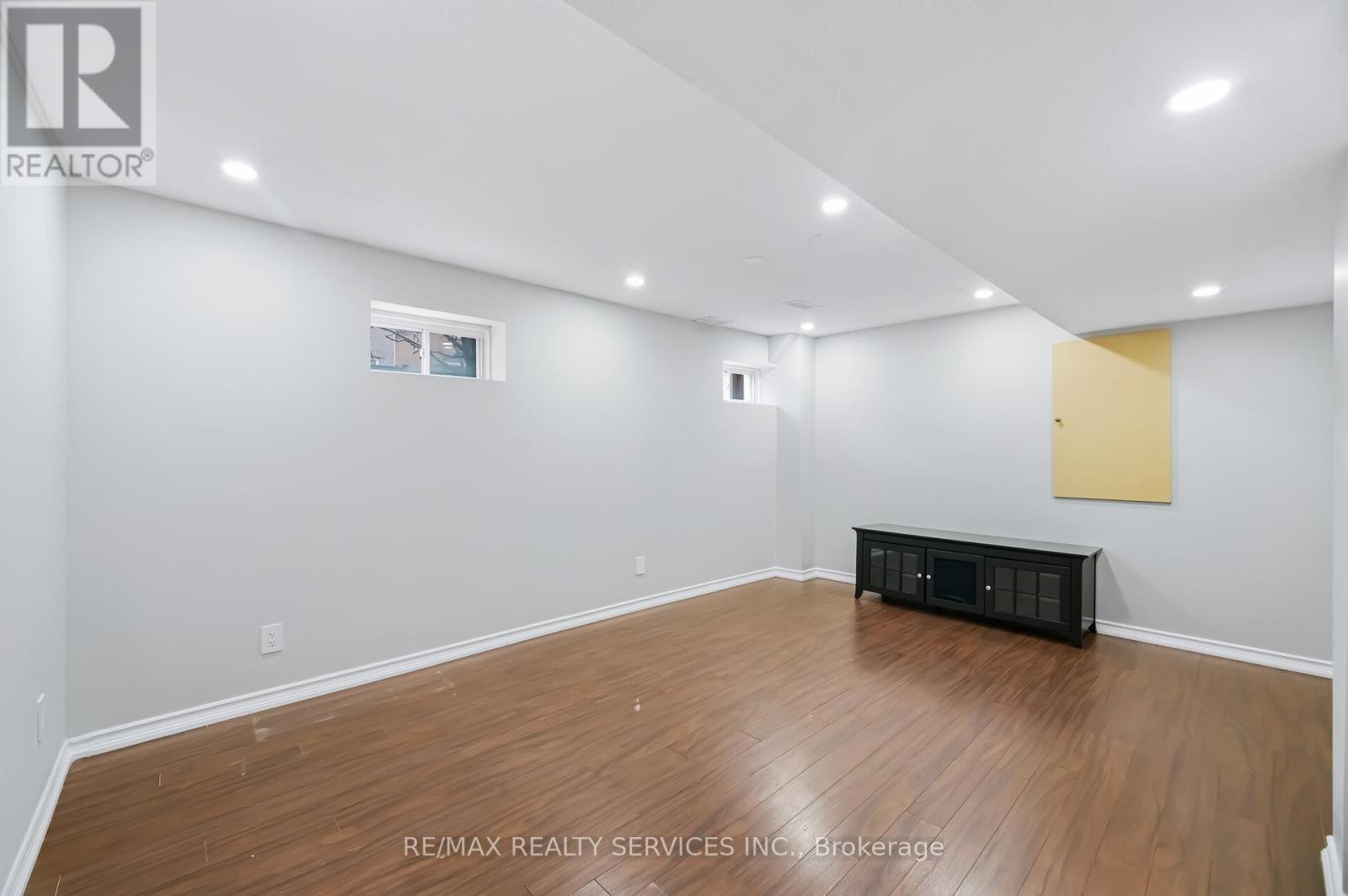 158 Southlake Boulevard, Brampton, Ontario  L6V 4S3 - Photo 37 - W12907318