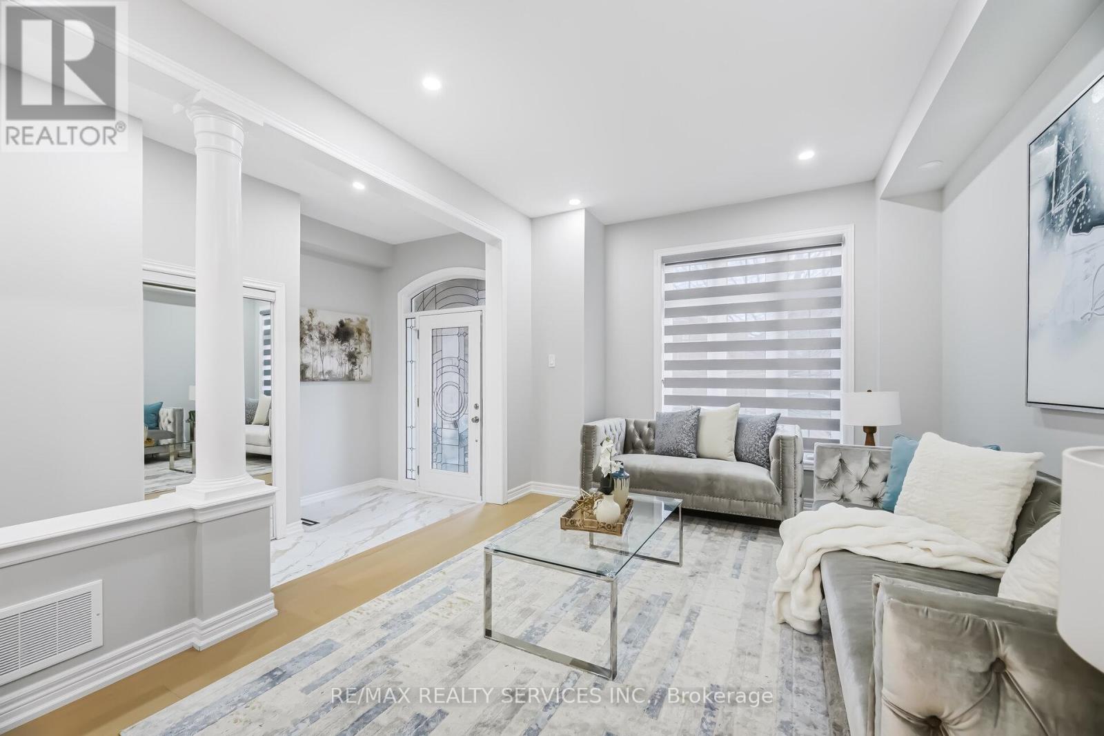 158 Southlake Boulevard, Brampton, Ontario  L6V 4S3 - Photo 6 - W12907318