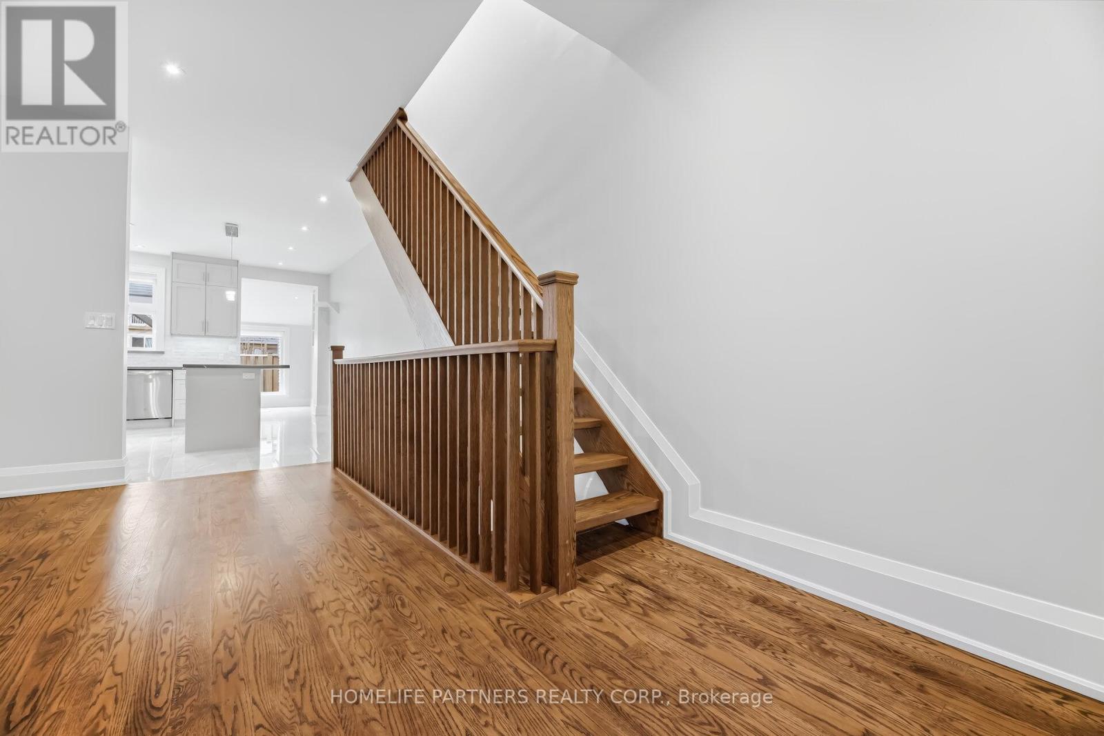 511 Indian Grove, Toronto, Ontario  M6P 2J1 - Photo 18 - W12907326