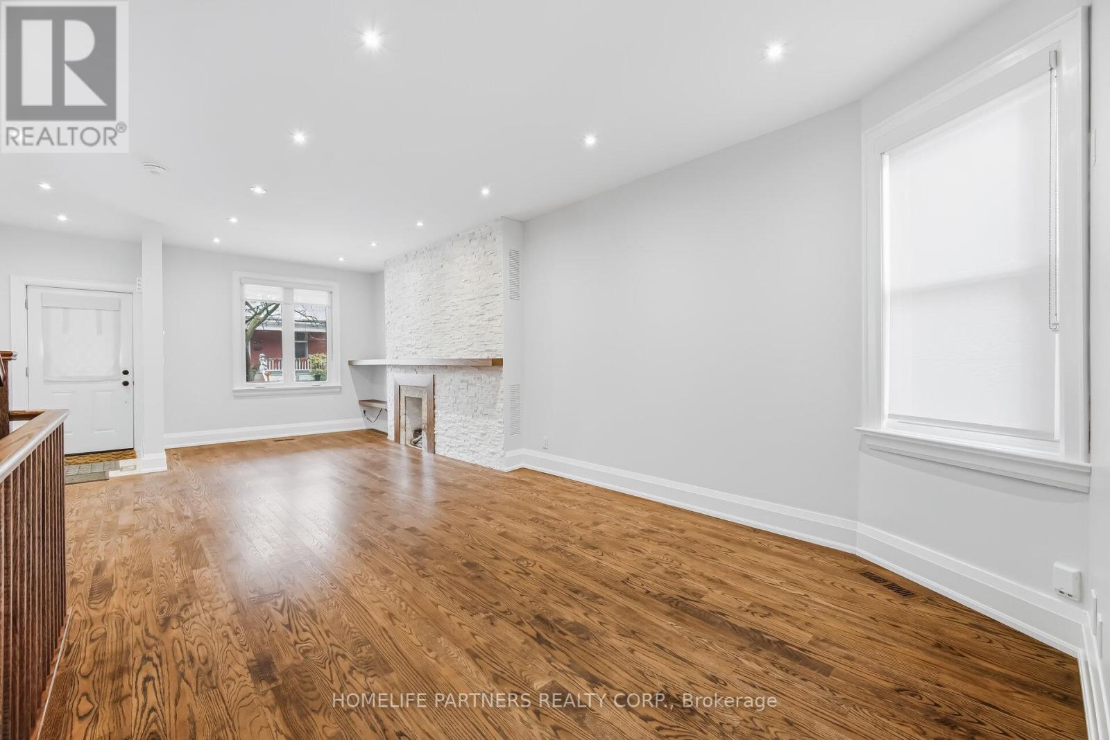 511 Indian Grove, Toronto, Ontario  M6P 2J1 - Photo 9 - W12907326