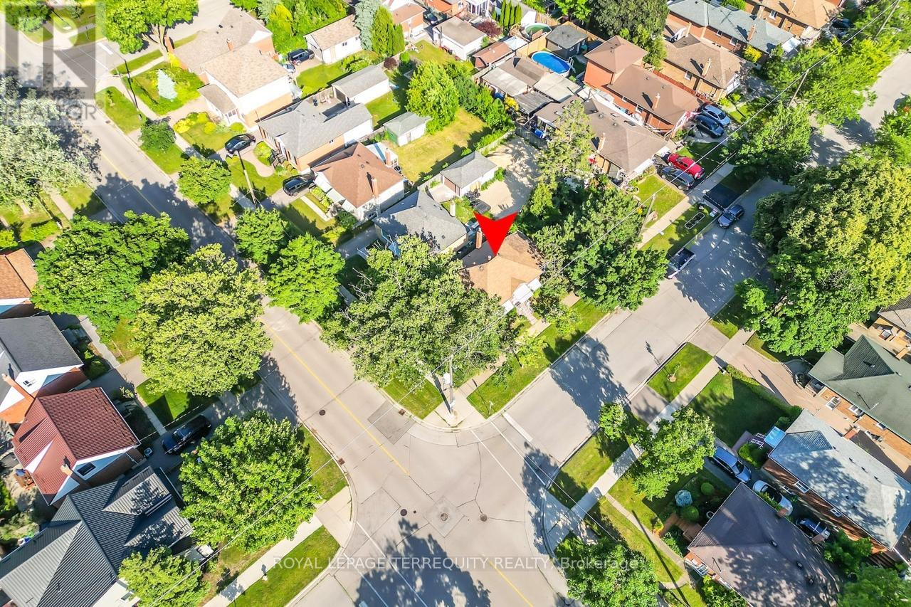 249 Gamma Street, Toronto, Ontario  M8W 4G7 - Photo 4 - W12907338