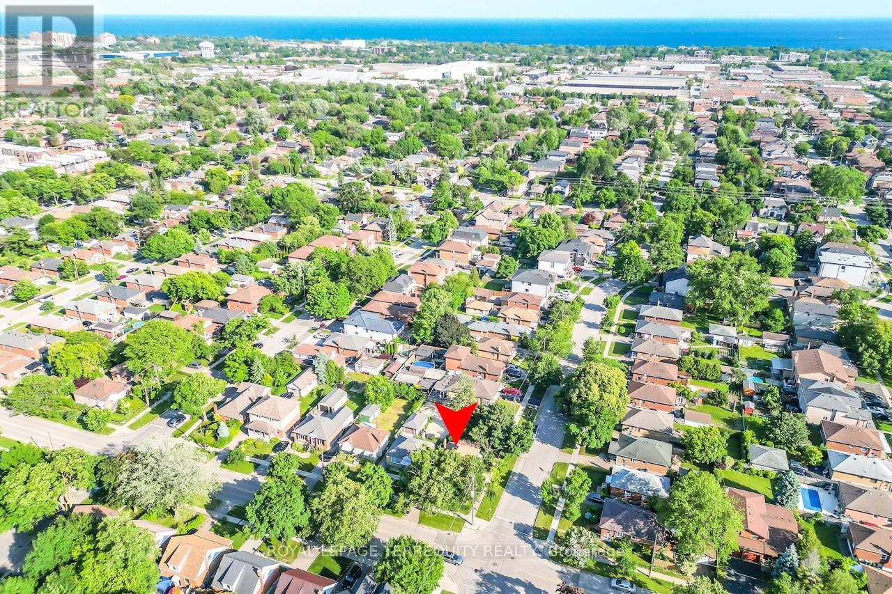 249 Gamma Street, Toronto, Ontario  M8W 4G7 - Photo 5 - W12907338