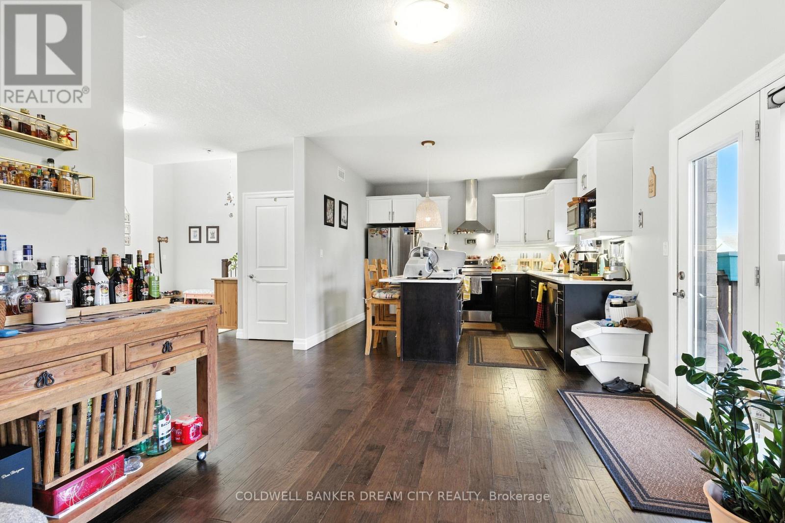 Photo 10 of 38 for 10 Honey Bend