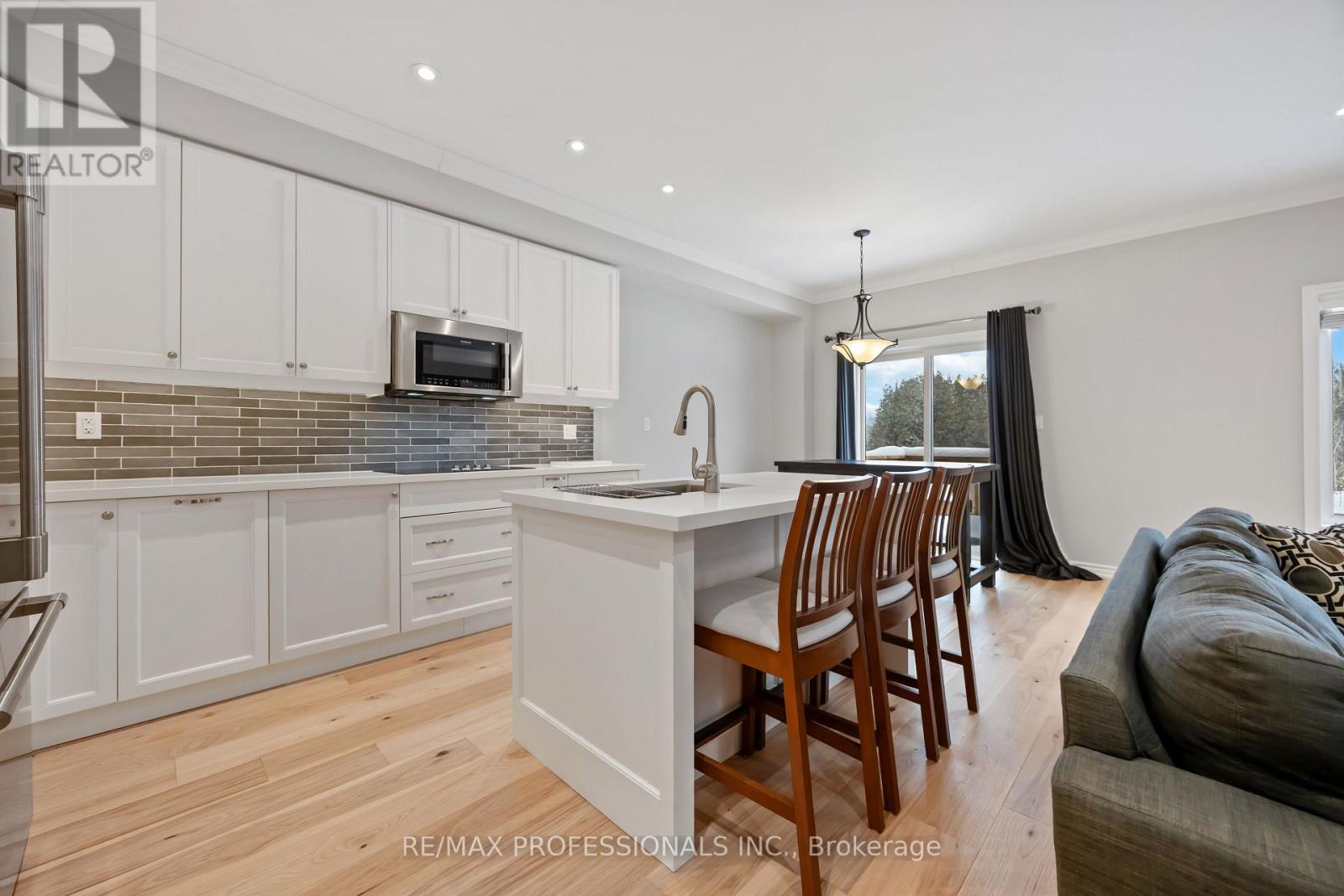 31 Gord Matthews Way, Uxbridge, Ontario  L9P 0E9 - Photo 12 - N12779522