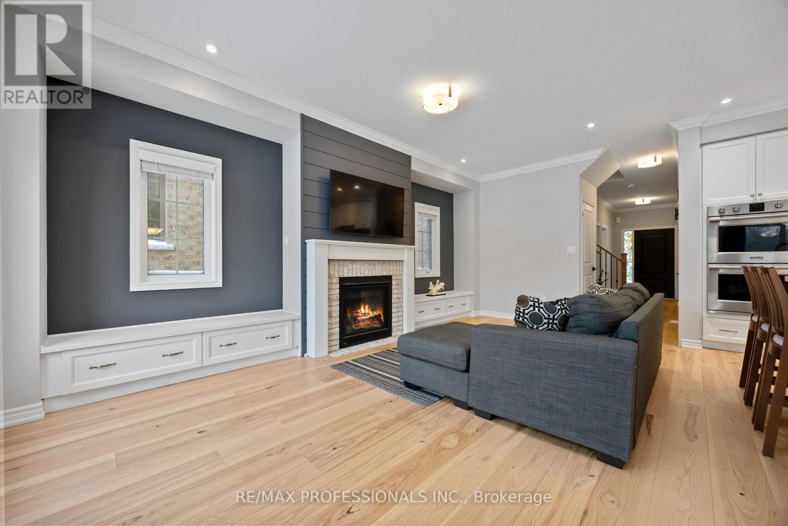 31 Gord Matthews Way, Uxbridge, Ontario  L9P 0E9 - Photo 6 - N12779522